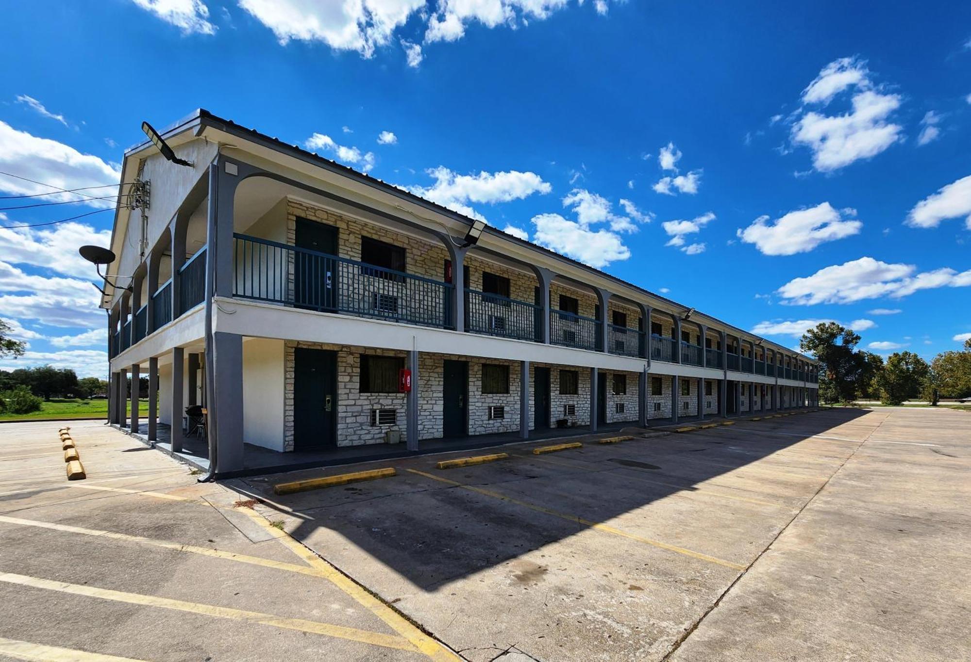 Scottish Inn & Suites Wharton Exteriér fotografie