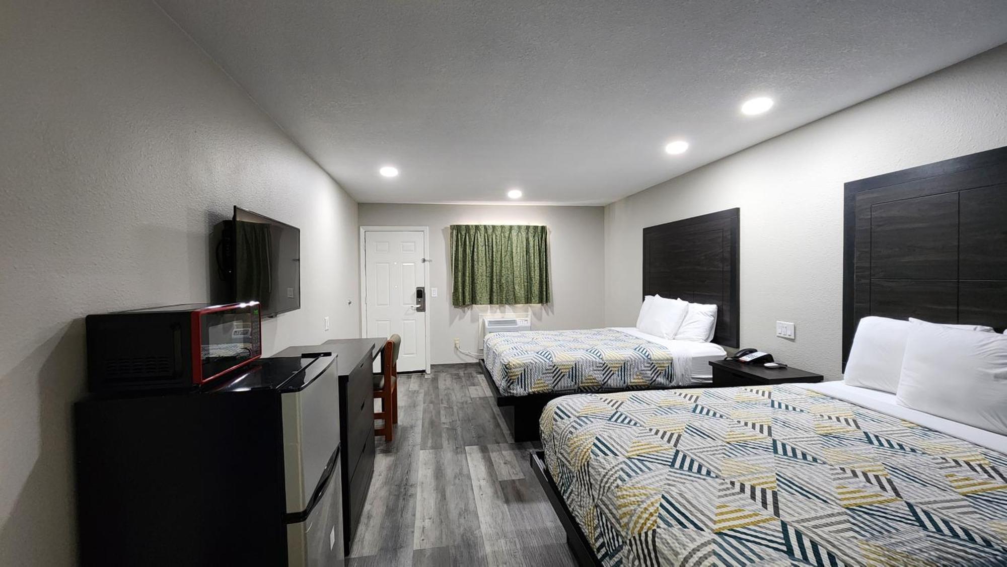Scottish Inn & Suites Wharton Exteriér fotografie